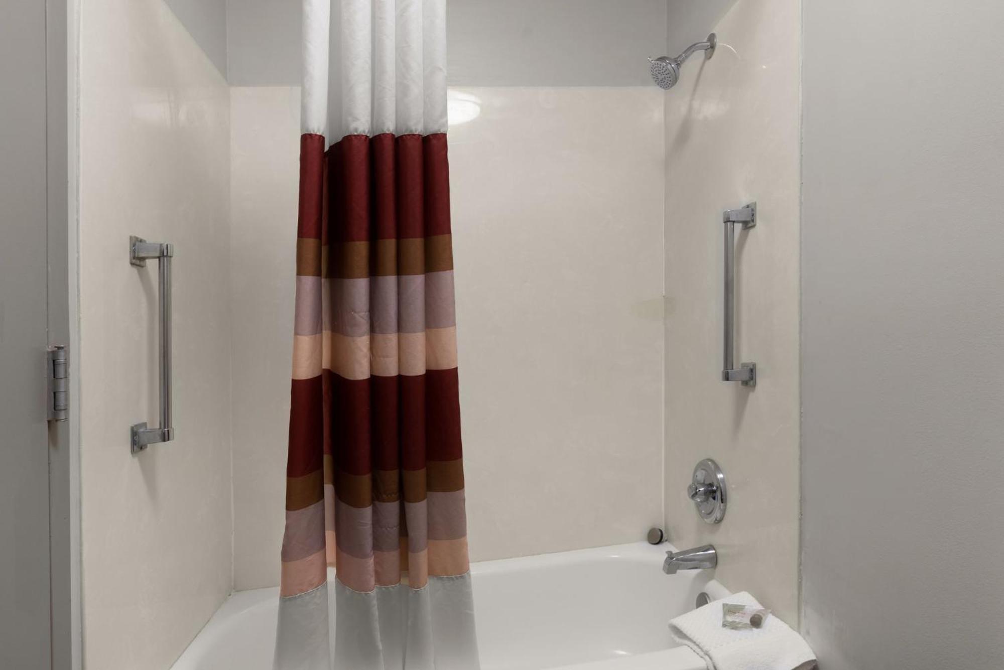 Red Roof Inn & Suites Savannah Airport Pooler Dış mekan fotoğraf