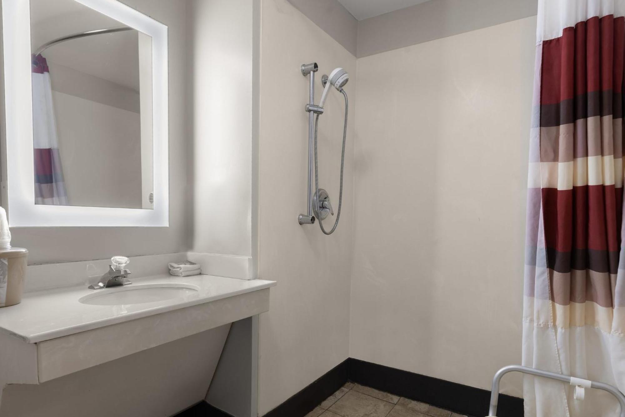 Red Roof Inn & Suites Savannah Airport Pooler Dış mekan fotoğraf