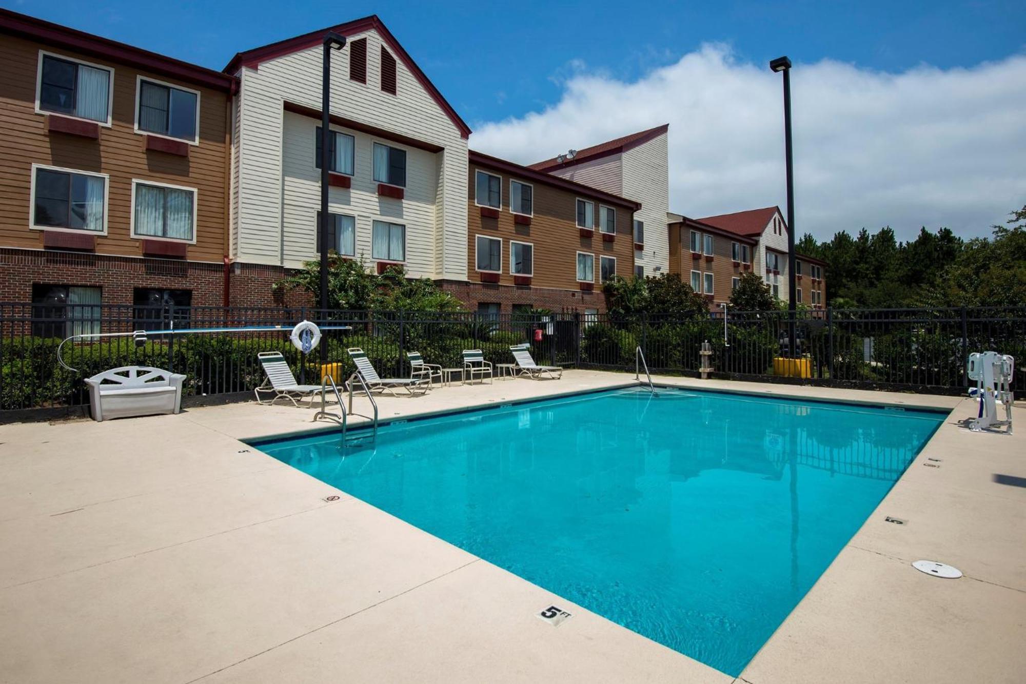 Red Roof Inn & Suites Savannah Airport Pooler Dış mekan fotoğraf
