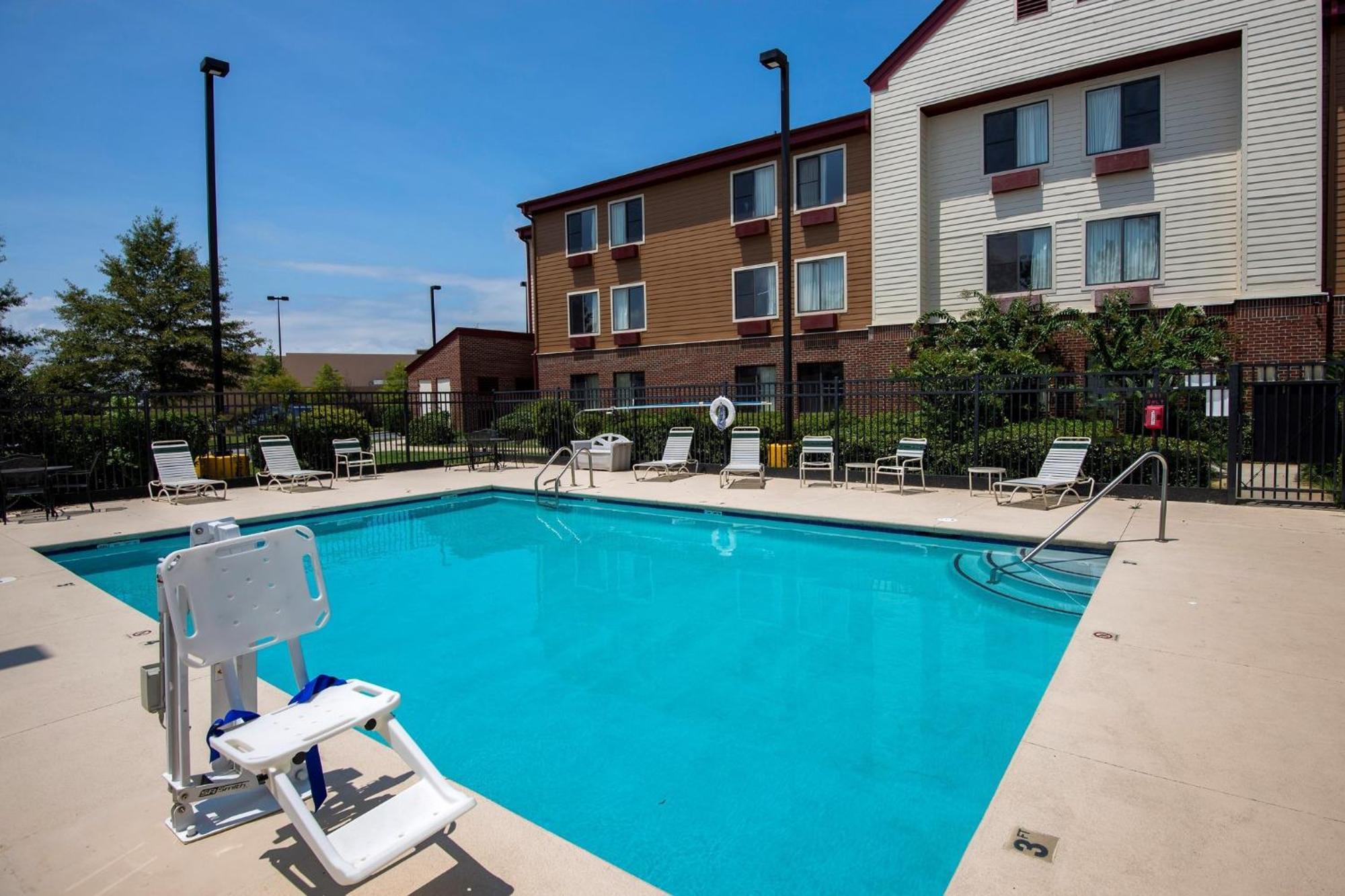 Red Roof Inn & Suites Savannah Airport Pooler Dış mekan fotoğraf