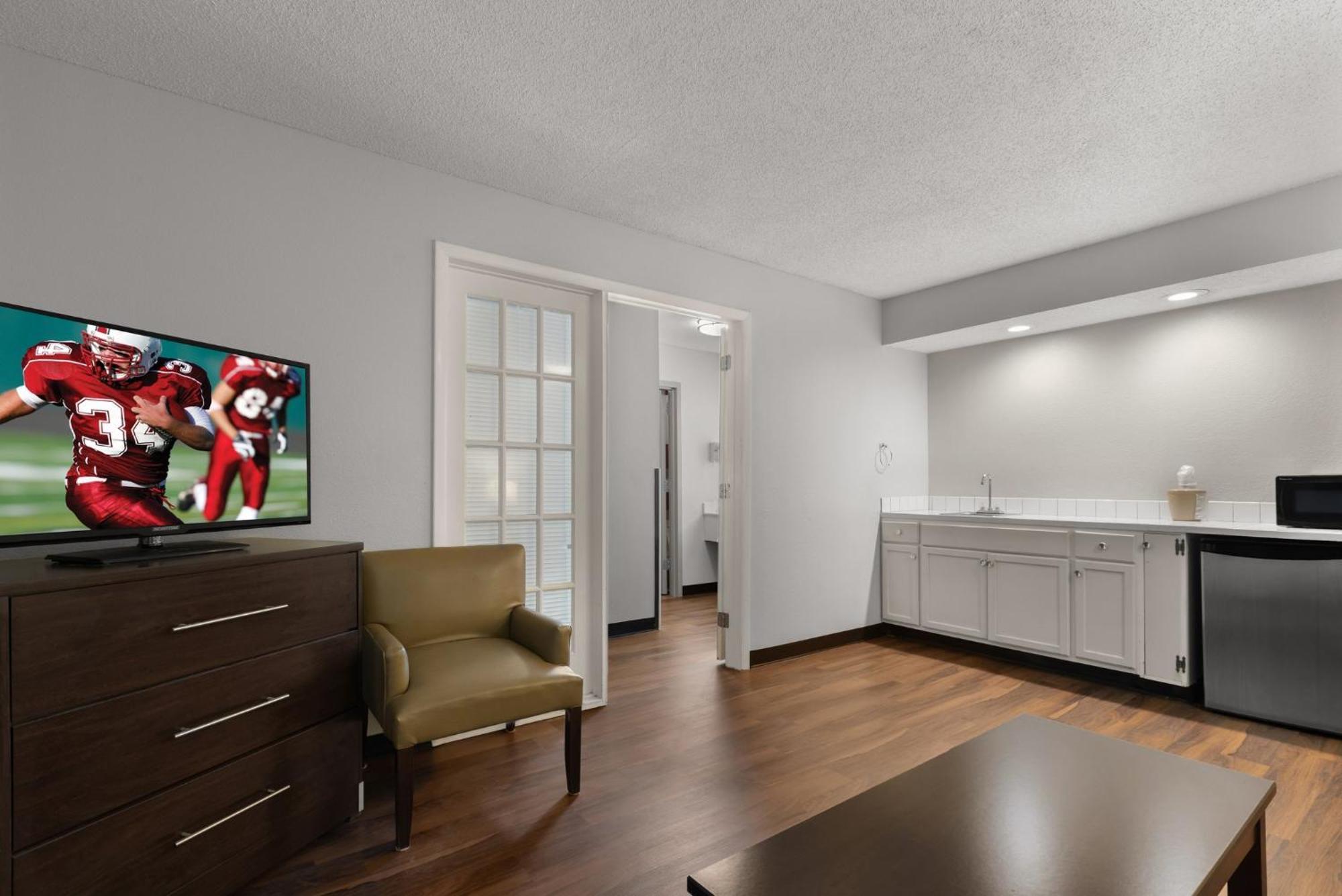 Red Roof Inn & Suites Savannah Airport Pooler Dış mekan fotoğraf
