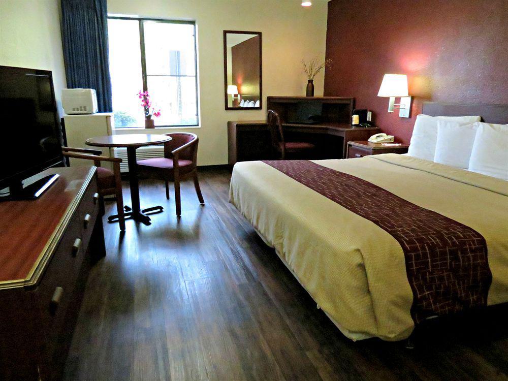 Red Roof Inn & Suites Savannah Airport Pooler Dış mekan fotoğraf